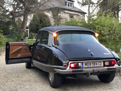 Citroën DS-21 (2).jpeg