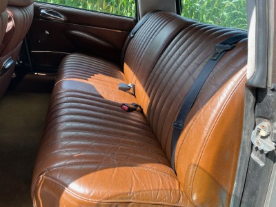 Citroen DS - Rücksitze.jpeg