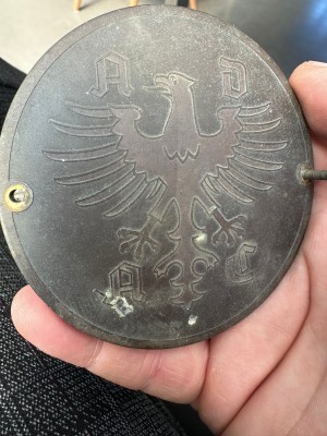 00677726-cc84-478d-abec-4879fb371e5f.jpeg (1.02 MiB) 3481 mal betrachtet ADAC Plakette kühlergrill MB