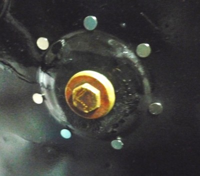 16 außen Magnete um Ansaugbereich.JPG